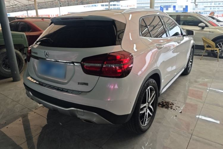 Used Mercedes-Benz GLA 2017 GLA 200 Fashion Model Rear Right 45 Deg