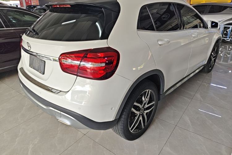 Used Mercedes-Benz GLA 2017 GLA 200 Fashion Model Rear Right 45 Deg