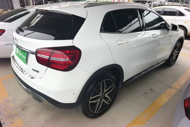 Used Mercedes-Benz GLA 2017 GLA 200 Fashion Model Rear Right 45 Deg