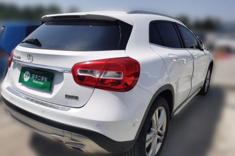 Used Mercedes-Benz GLA  Rear Right 45 Deg