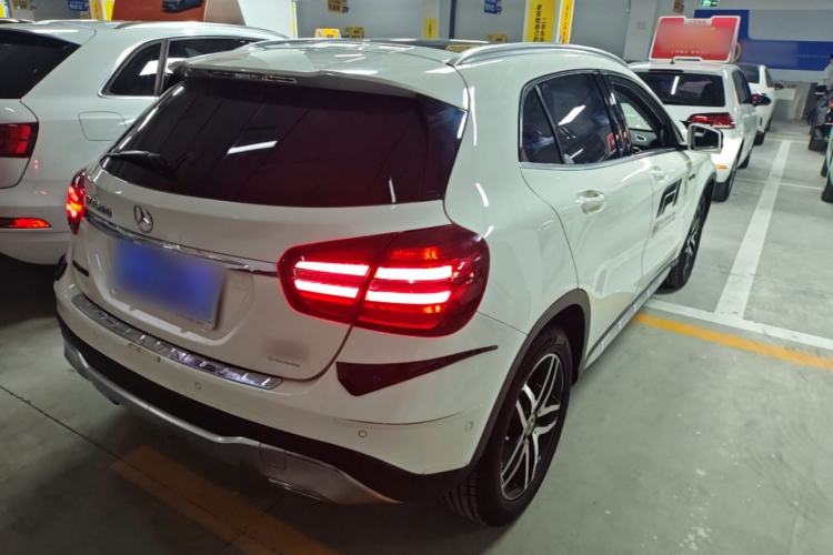 Used Mercedes-Benz GLA 2017 GLA 200 Fashion Model Rear Right 45 Deg