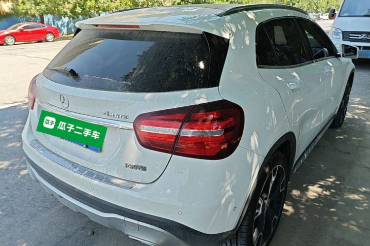Used Mercedes-Benz GLA 2017 GLA 220 4MATIC Fashion Model Rear Right 45 Deg