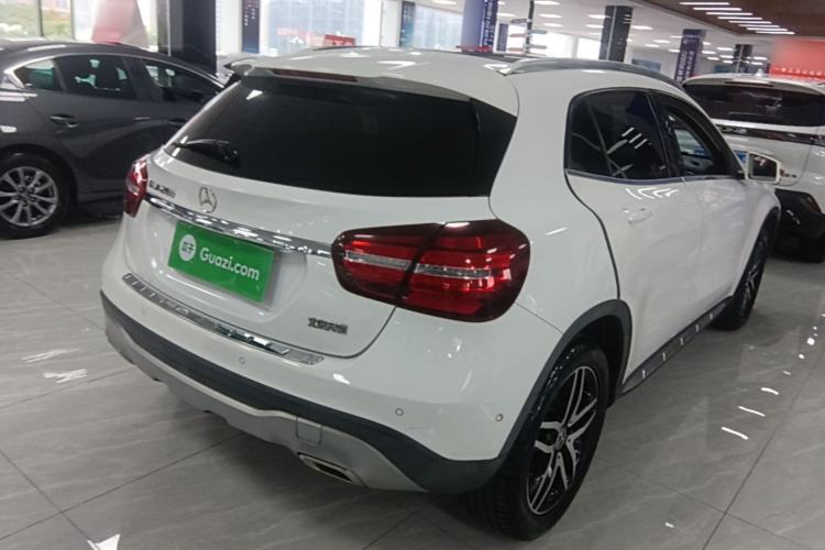 Used Mercedes-Benz GLA 2017 GLA 200 Fashion Model Rear Right 45 Deg