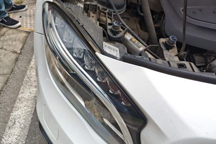 Used Mercedes-Benz GLA 2017 GLA 200 Fashion Model Right Front Headlight