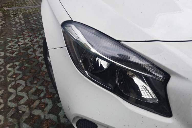 Used Mercedes-Benz GLA 2017 GLA 200 Sport Edition Right Front Headlight