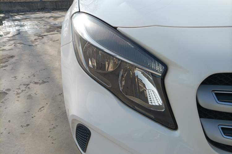 Used Mercedes-Benz GLA 2017 GLA 200 Sport Edition Right Front Headlight