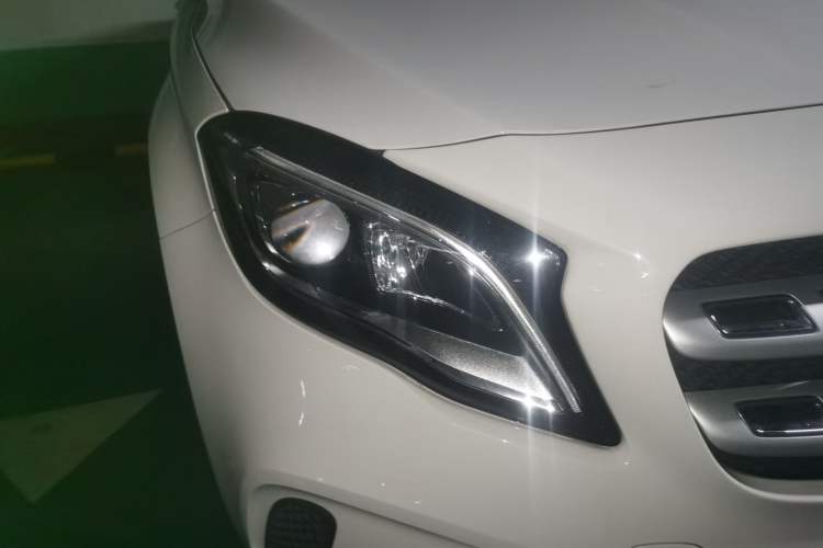 Used Mercedes-Benz GLA 2017 GLA 200 Fashion Model Right Front Headlight
