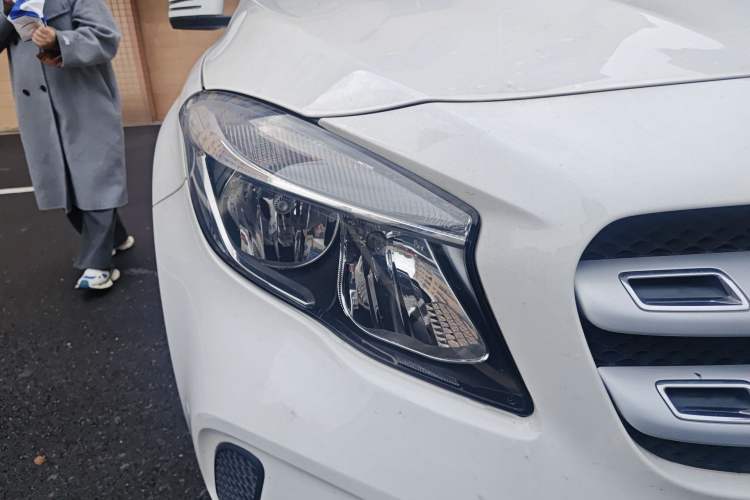 Used Mercedes-Benz GLA 2017 GLA 200 Sport Edition Right Front Headlight