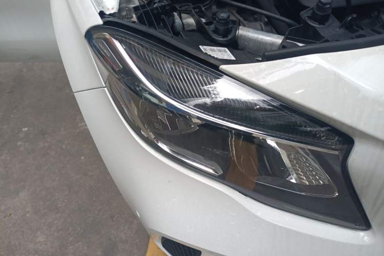 Used Mercedes-Benz GLA 2017 GLA 200 Sport Edition Right Front Headlight