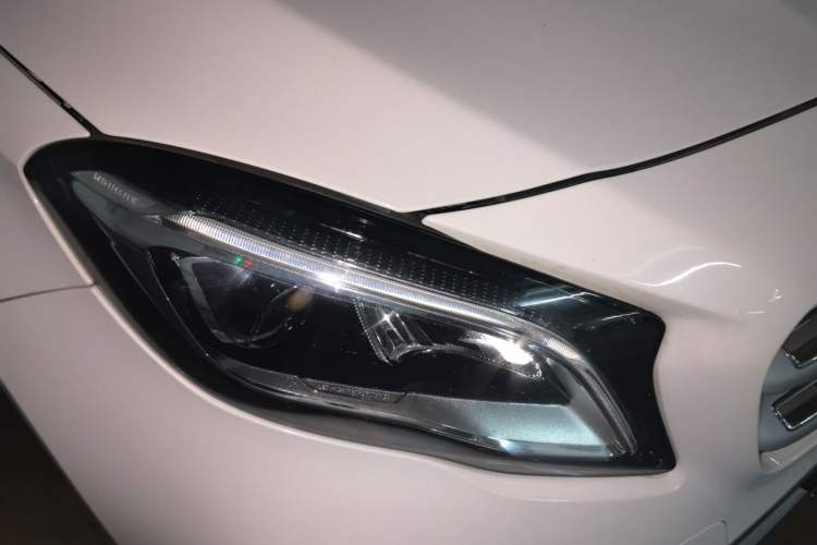 Used Mercedes-Benz GLA 2017 GLA 200 Fashion Model Right Front Headlight