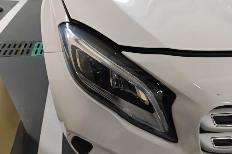 Used Mercedes-Benz GLA 2017 GLA 200 Fashion Model Right Front Headlight