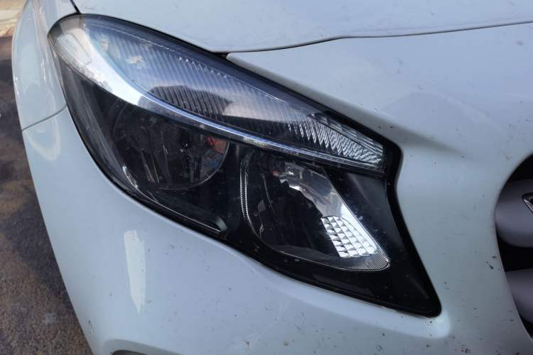 Used Mercedes-Benz GLA 2017 GLA 200 Sport Edition Right Front Headlight