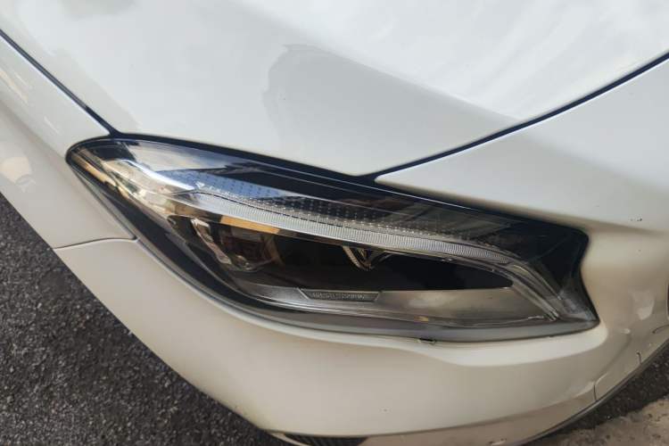 Used Mercedes-Benz GLA 2017 GLA 200 Fashion Model Right Front Headlight