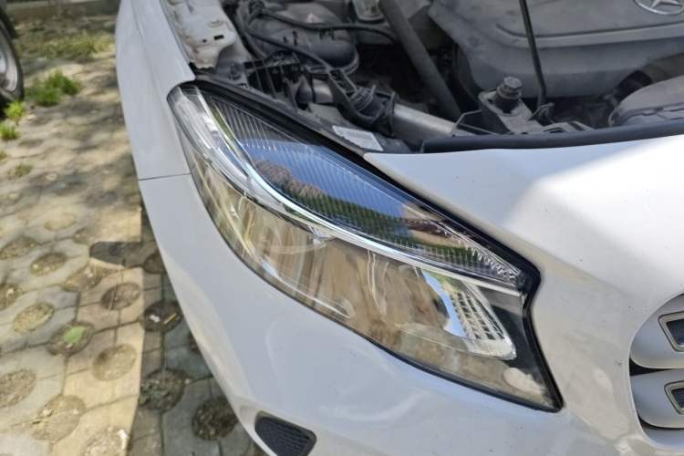 Used Mercedes-Benz GLA 2017 GLA 200 Sport Edition Right Front Headlight