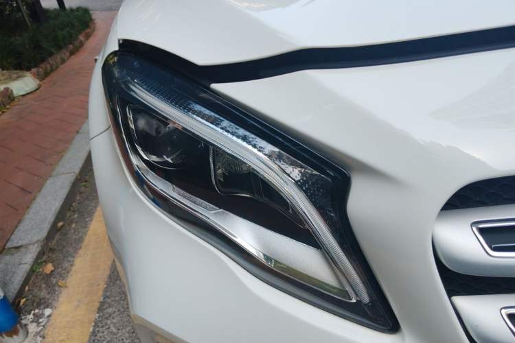 Used Mercedes-Benz GLA 2017 GLA 220 4MATIC Fashion Model Right Front Headlight