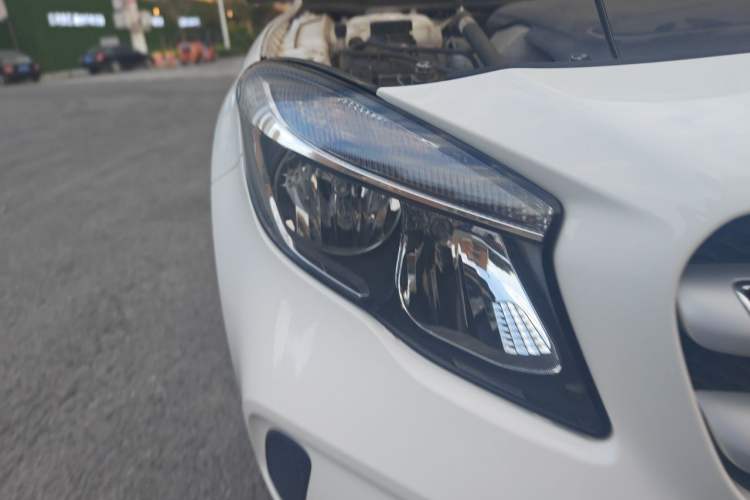 Used Mercedes-Benz GLA 2017 GLA 200 Sport Edition Right Front Headlight