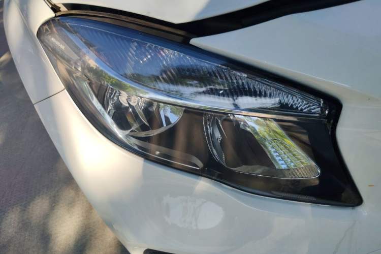 Used Mercedes-Benz GLA 2017 GLA 200 Sport Edition Right Front Headlight