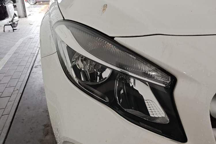 Used Mercedes-Benz GLA 2017 GLA 200 Sport Edition Right Front Headlight