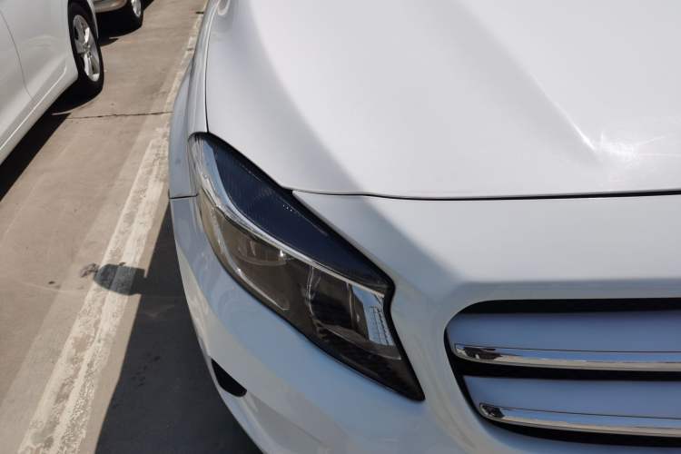 Used Mercedes-Benz GLA  Right Front Headlight