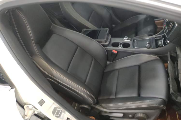 Used Mercedes-Benz GLA 2017 GLA 200 Fashion Model Right Front Seat
