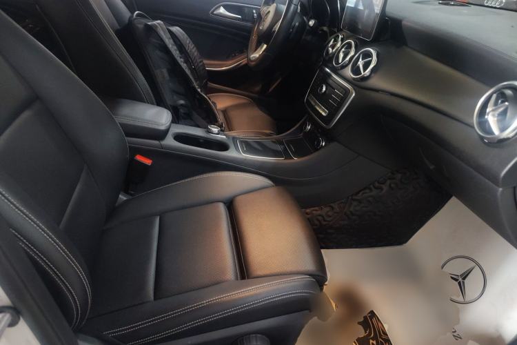 Used Mercedes-Benz GLA 2017 GLA 200 Fashion Model Right Front Seat