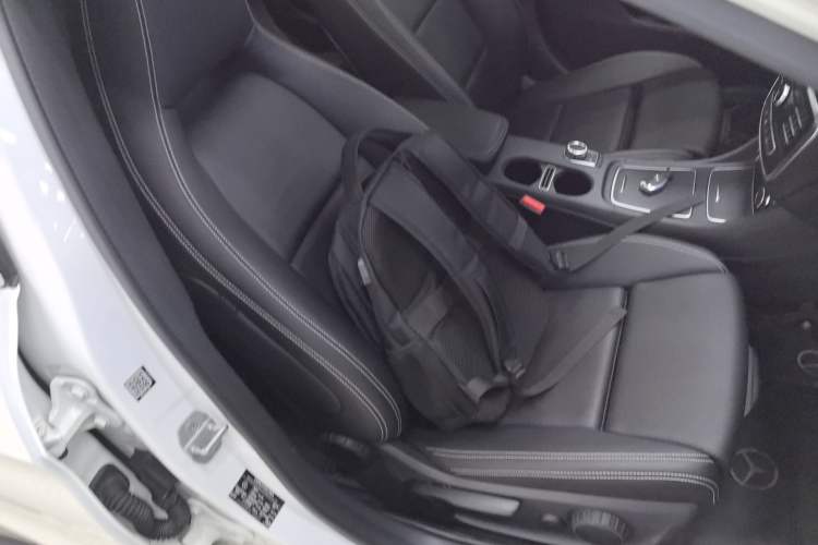 Used Mercedes-Benz GLA 2017 GLA 200 Sport Edition Right Front Seat