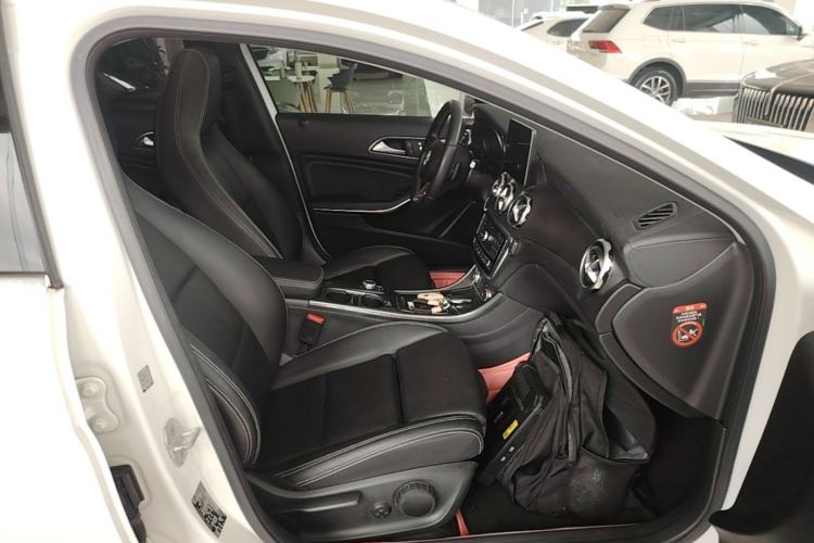 Used Mercedes-Benz GLA 2017 GLA 200 Fashion Model Right Front Seat