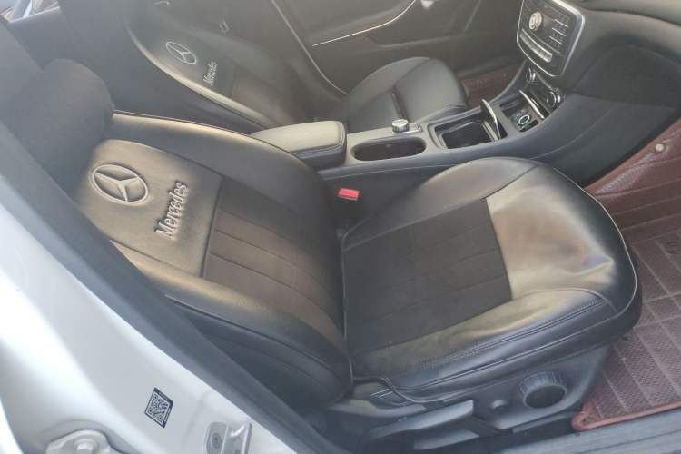 Used Mercedes-Benz GLA 2017 GLA 200 Sport Edition Right Front Seat