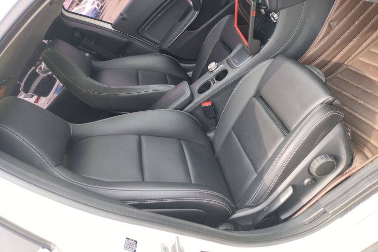 Used Mercedes-Benz GLA 2017 GLA 200 Sport Edition Right Front Seat