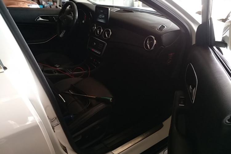 Used Mercedes-Benz GLA 2017 GLA 220 4MATIC Fashion Model Right Front Seat