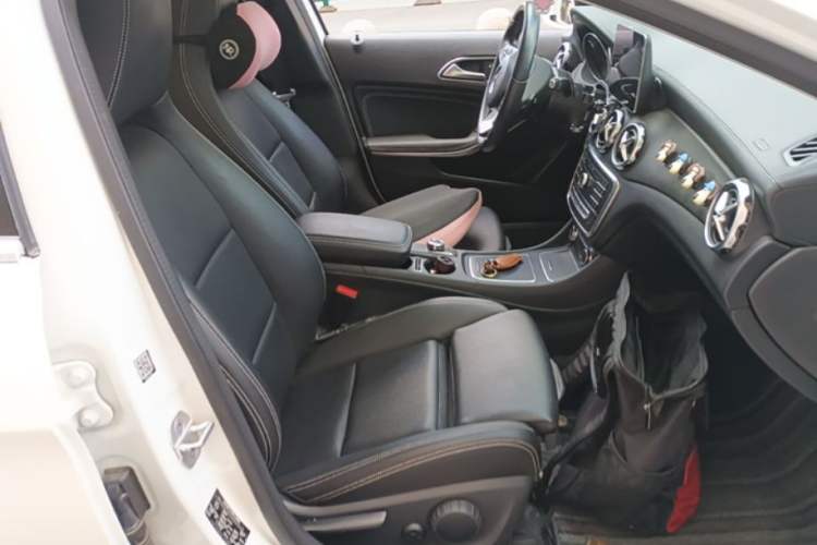 Used Mercedes-Benz GLA 2017 GLA 200 Fashion Model Right Front Seat