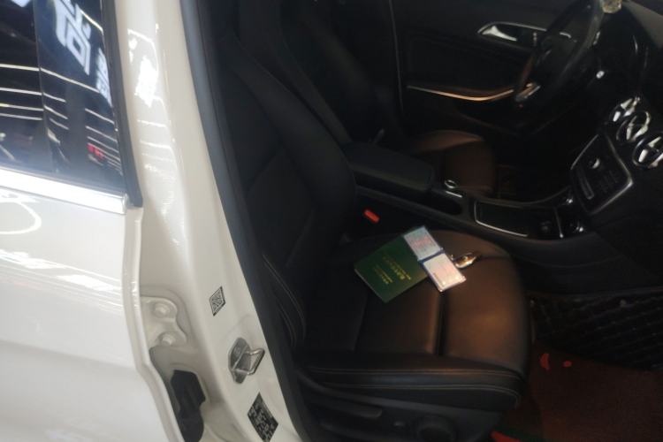 Used Mercedes-Benz GLA 2017 GLA 200 Fashion Model Right Front Seat