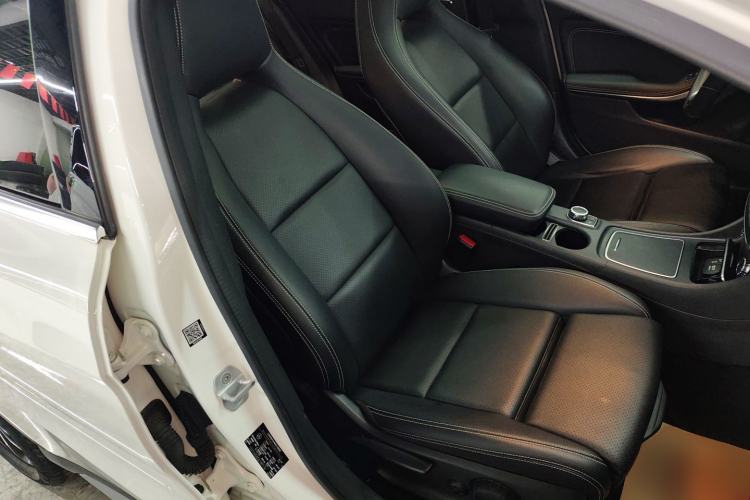 Used Mercedes-Benz GLA 2017 GLA 200 Fashion Model Right Front Seat