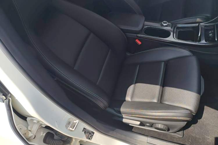 Used Mercedes-Benz GLA 2017 GLA 200 Sport Edition Right Front Seat