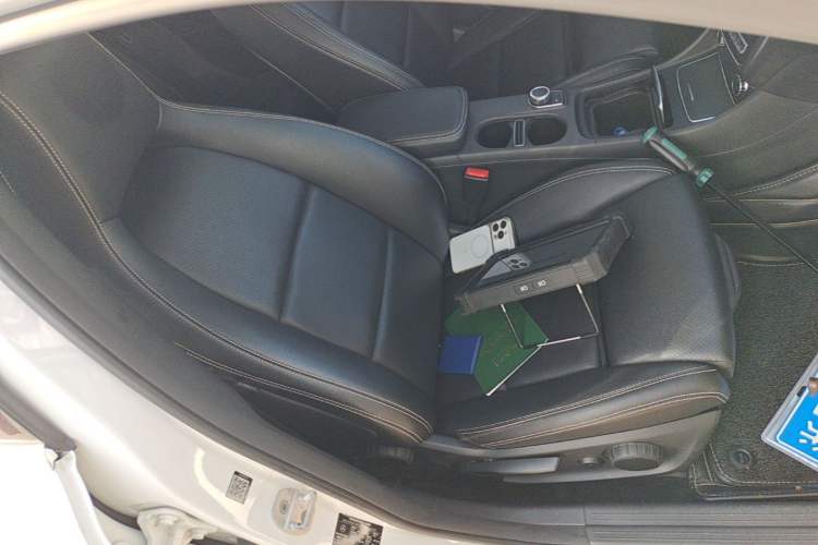 Used Mercedes-Benz GLA 2017 GLA 220 4MATIC Fashion Model Right Front Seat