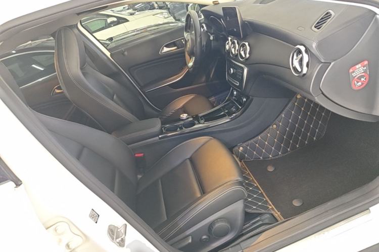 Used Mercedes-Benz GLA 2017 GLA 200 Fashion Model Right Front Seat