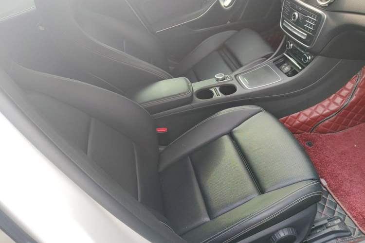 Used Mercedes-Benz GLA 2017 GLA 200 Fashion Model Right Front Seat
