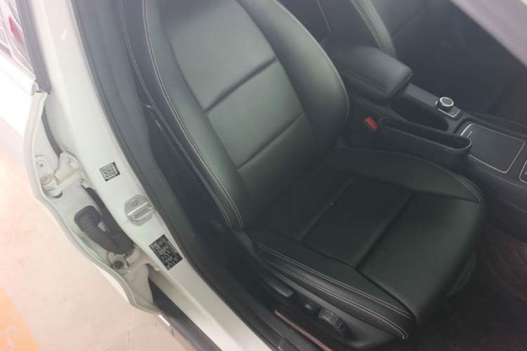 Used Mercedes-Benz GLA 2017 GLA 200 Fashion Model Right Front Seat