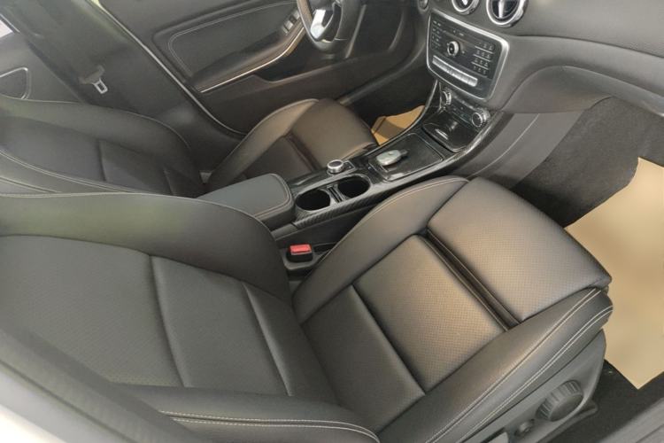 Used Mercedes-Benz GLA 2017 GLA 200 Fashion Model Right Front Seat