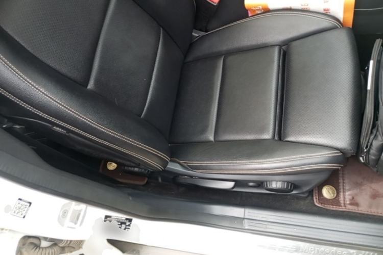 Used Mercedes-Benz GLA 2017 GLA 200 Sport Edition Right Front Seat
