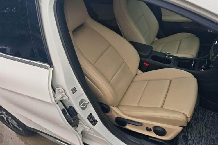 Used Mercedes-Benz GLA 2017 GLA 200 Fashion Model Right Front Seat