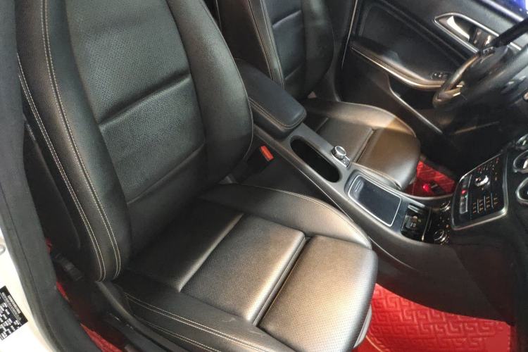 Used Mercedes-Benz GLA 2017 GLA 200 Fashion Model Right Front Seat