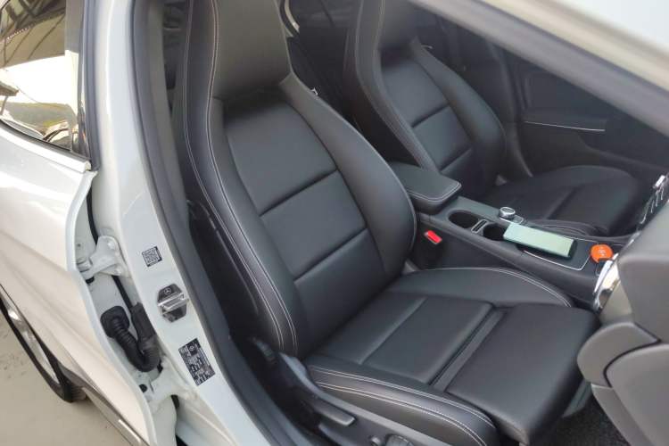 Used Mercedes-Benz GLA 2017 GLA 200 Sport Edition Right Front Seat