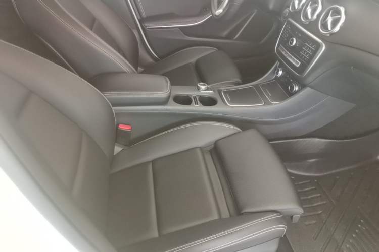 Used Mercedes-Benz GLA 2017 GLA 200 Fashion Model Right Front Seat