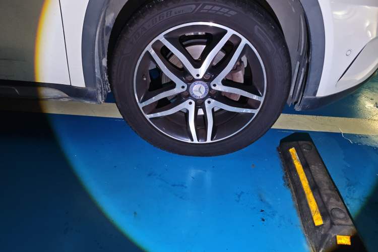 Used Mercedes-Benz GLA 2017 GLA 200 Sport Edition Right Front Wheel Hub