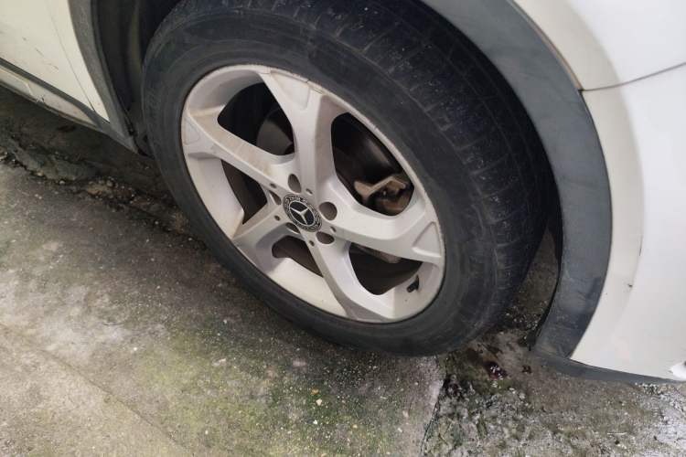 Used Mercedes-Benz GLA 2017 GLA 200 Sport Edition Right Front Wheel Hub