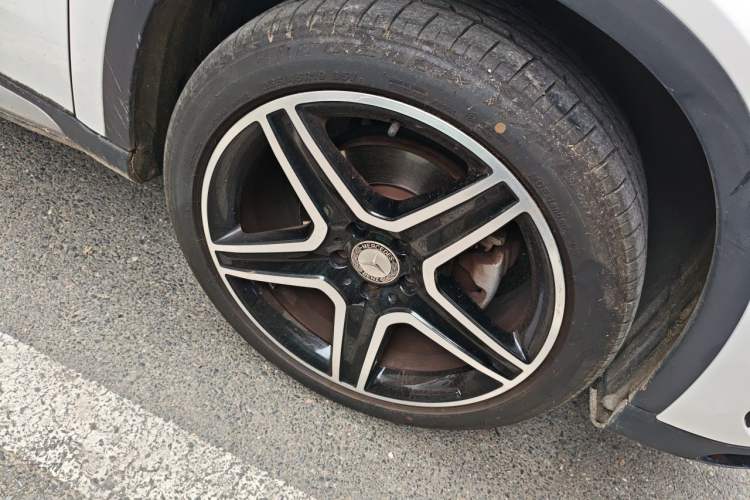 Used Mercedes-Benz GLA 2017 GLA 200 Fashion Model Right Front Wheel Hub