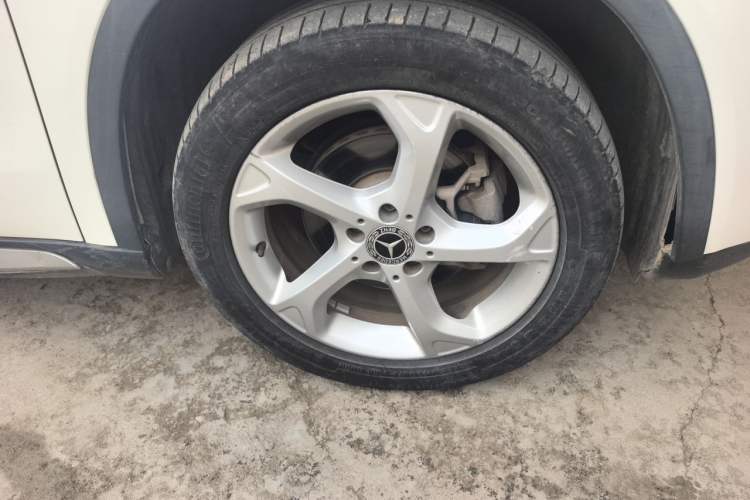Used Mercedes-Benz GLA 2017 GLA 200 Sport Edition Right Front Wheel Hub