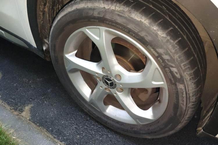 Used Mercedes-Benz GLA 2017 GLA 200 Sport Edition Right Front Wheel Hub