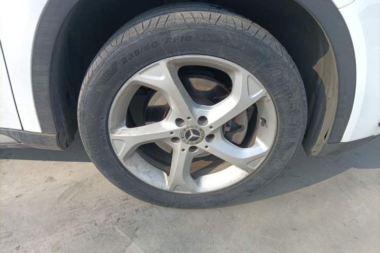 Used Mercedes-Benz GLA 2017 GLA 200 Sport Edition Right Front Wheel Hub